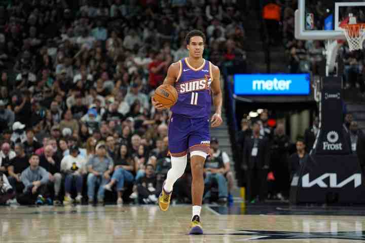 布克：伊戈达罗和马卢阿奇要做自己保持自信 他们能经得住考验